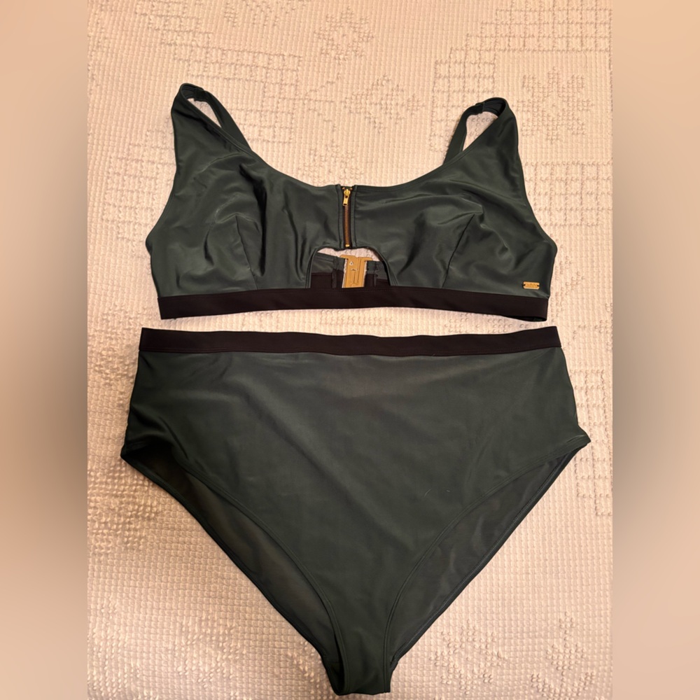 Elegant Dark Green Bikini Set